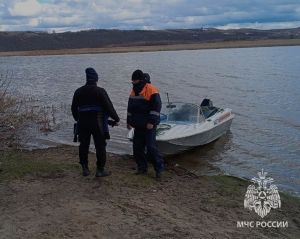 В Татарстане водолазы извлекли из реки тело одного из пропавших рыбаков