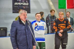 На арене «КАМАЗ» прошел уникальный хоккейный матч «Челнинский реванш»