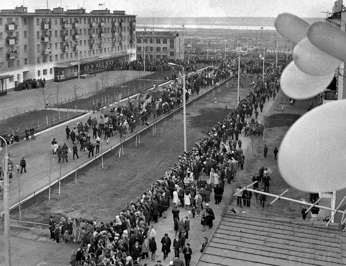 История Набережных Челнов: рассказываем, как в автограде праздновали  Первомай, начиная с 1930 годов (фото)