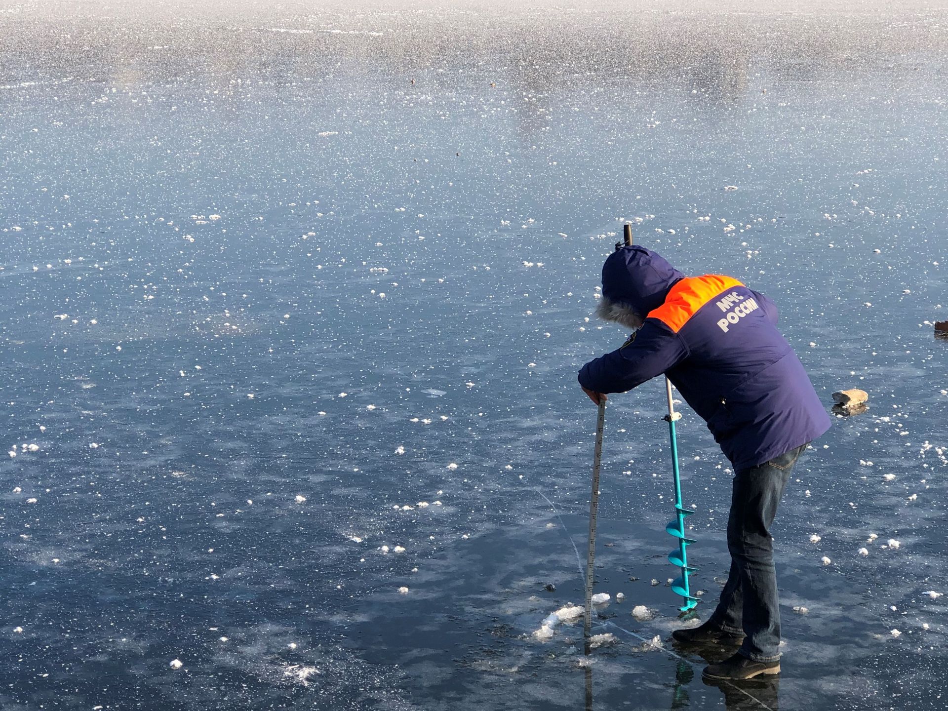 Сотрудники ГИМС предупреждают челнинцев об&nbsp;опасности выхода на&nbsp;лед