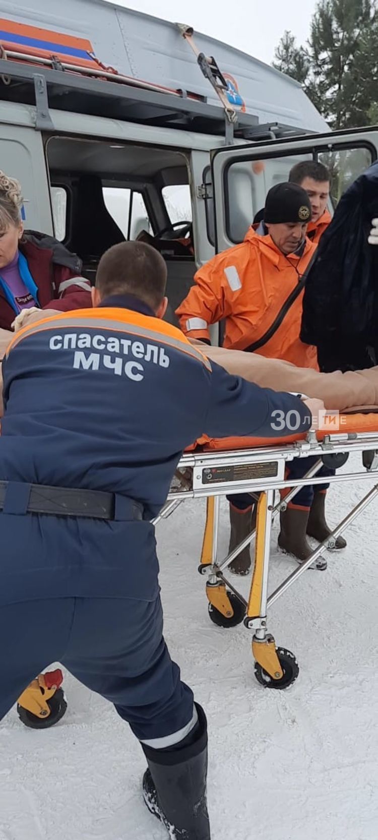В&nbsp;Челнах спасатели вытащили провалившегося под лед лыжника
