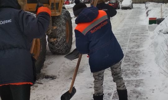 Власти Челнов накажут руководителей УК за снежные завалы во дворах