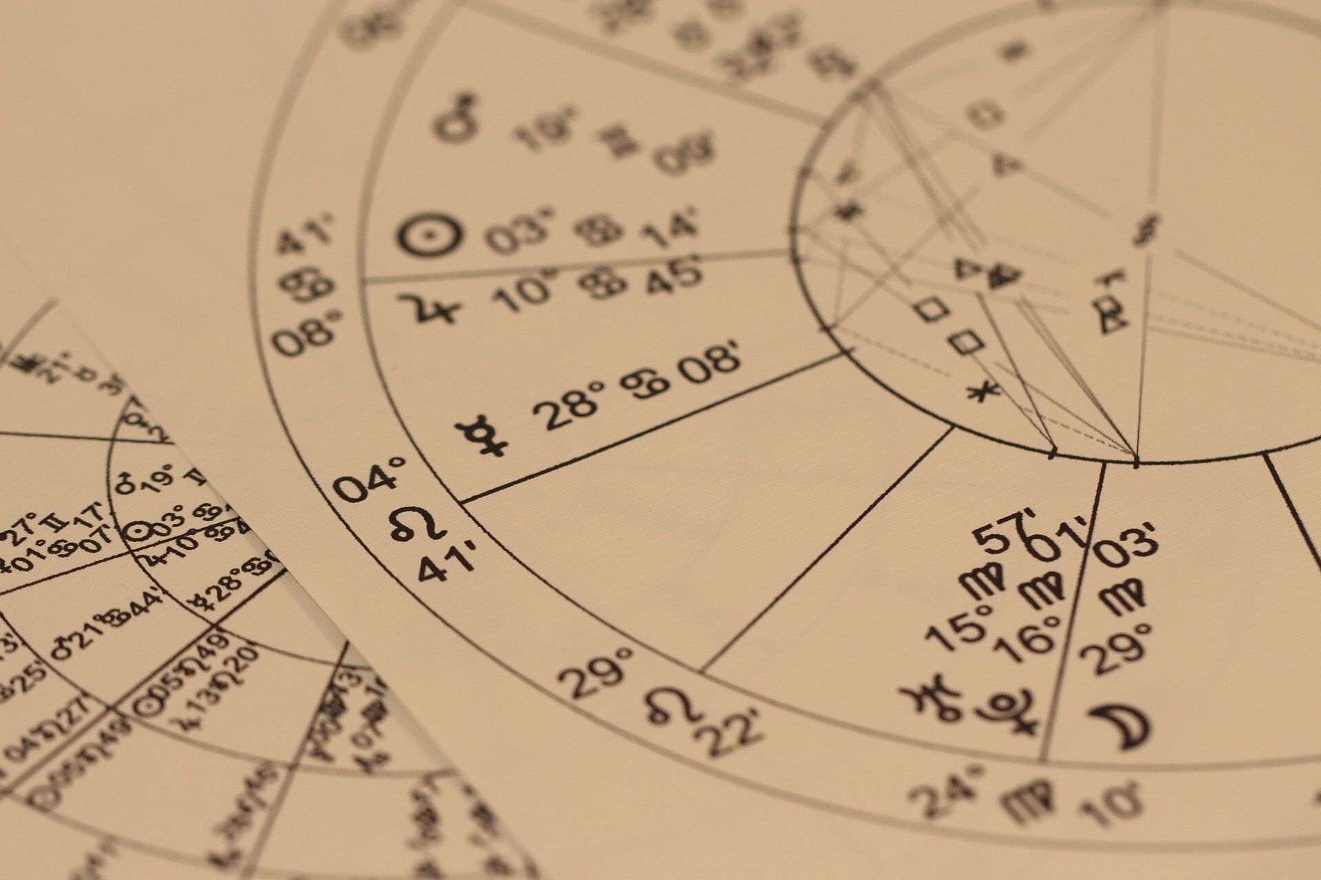 Астрологи перечислили знаки зодиака с экстрасенсорными способностями