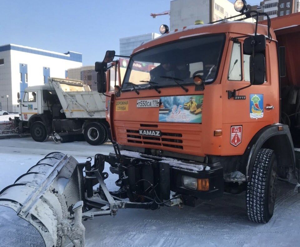 В&nbsp;Набережных Челнах продолжается уборка города от&nbsp;снега