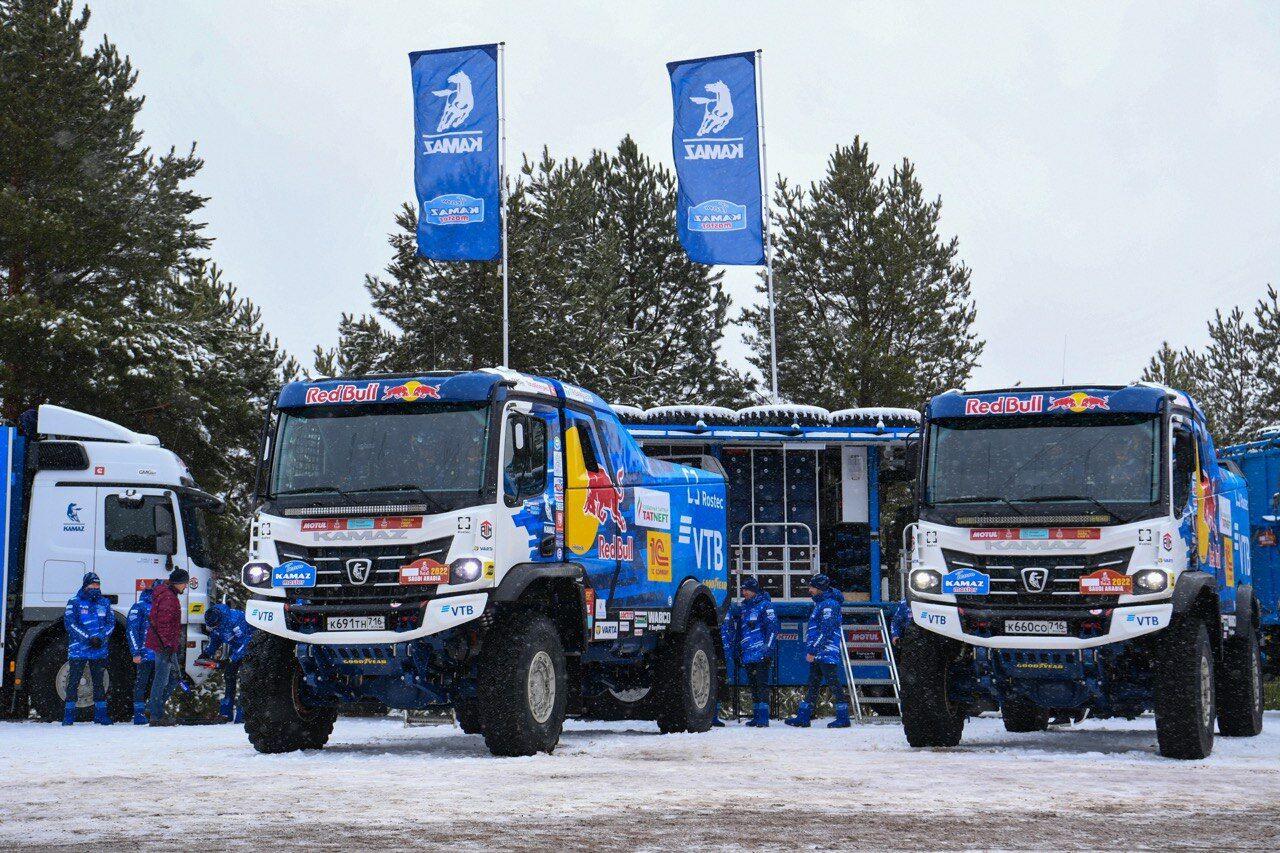 Президент РТ&nbsp;Рустам Минниханов протестировал новый спортивный грузовик «КАМАЗ»
