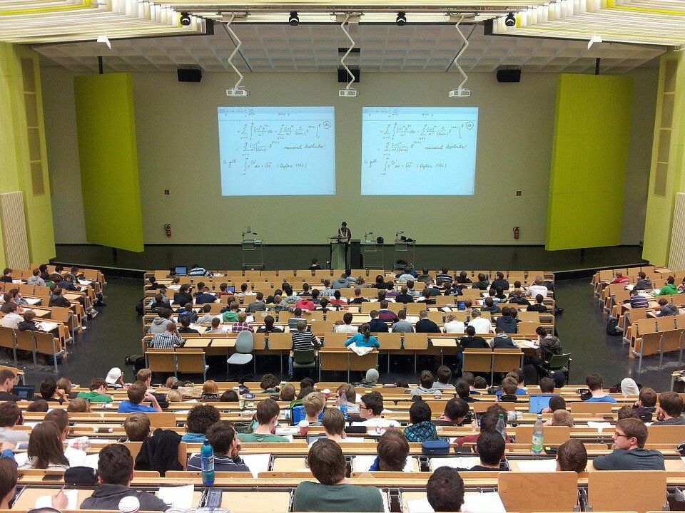 Челнинские студенты могут выиграть именную стипендию Альфии Когогиной размером в&nbsp;33&nbsp;тыс. рублей