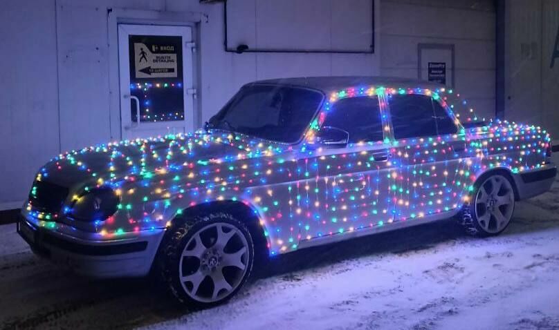 Пользователи соцсетей активно обсуждают видео новогоднего авто, обнаруженного в Челнах
