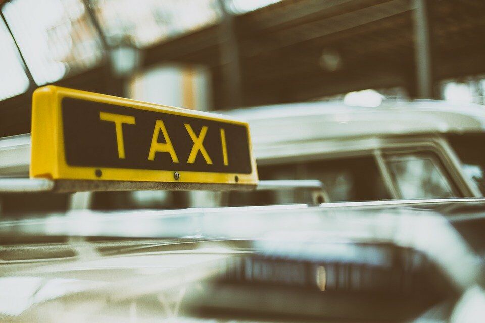 В РТ вырос спрос на водителей такси после введения QR-кодов