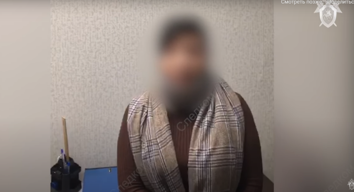 Мать, которая истязала дочь, привезли в суд Казани для избрании меры пресечение