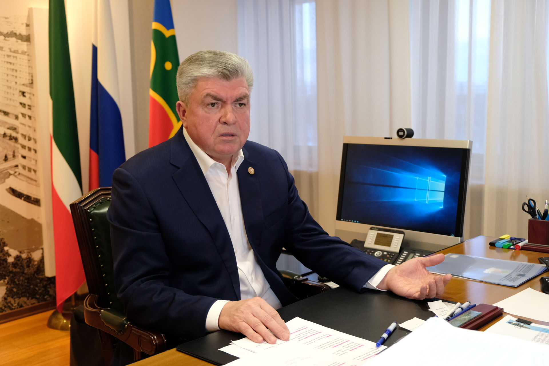 Мэр Челнов обещал регулярно проводить прямые эфиры