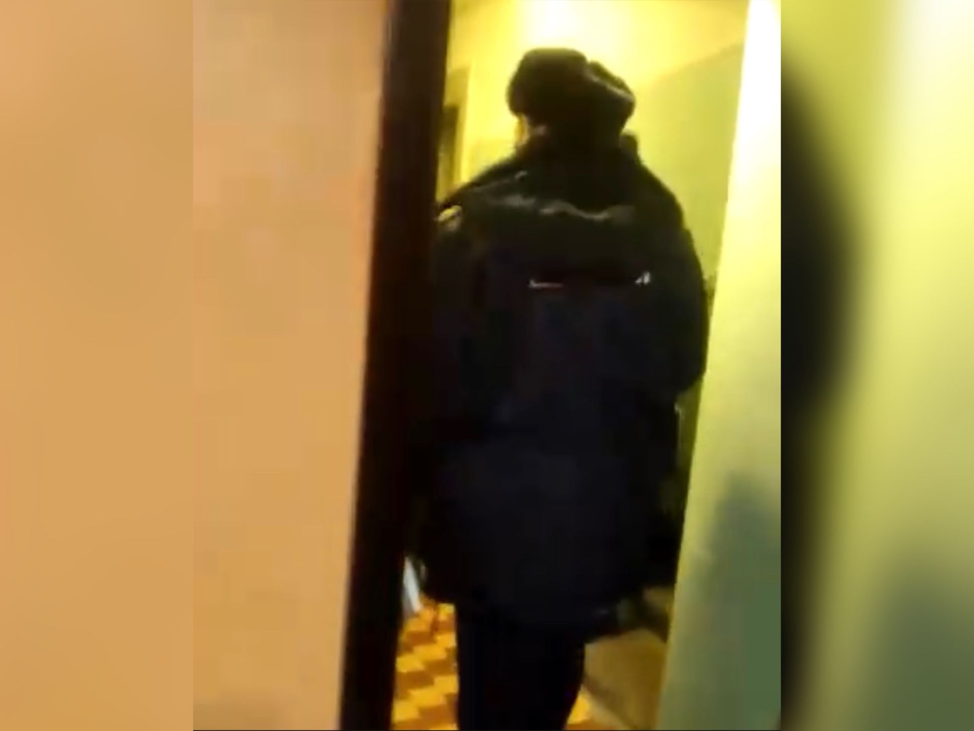 Дети скандально известной челнинки Агины Алтынбаевой выгнали полицейских за&nbsp;дверь