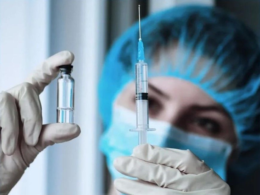 Более 24&nbsp;тысяч татарстанцев получили первую дозу вакцины от&nbsp;коронавируса