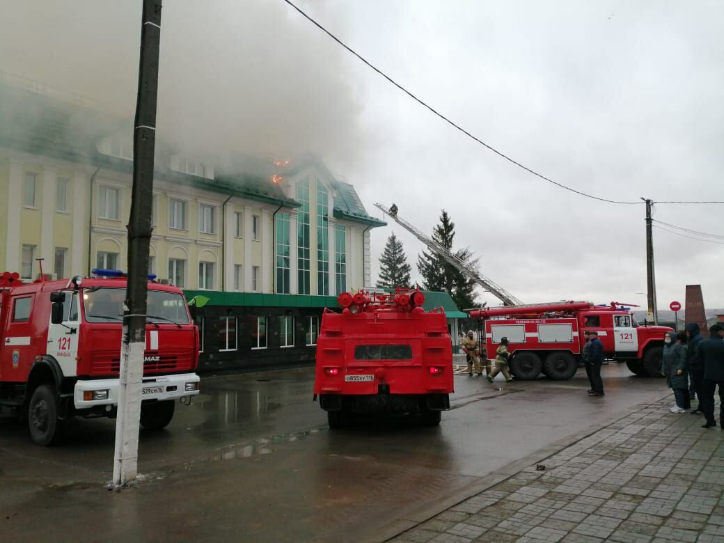 В Татарстане из гостиницы из-за пожара эвакуированы 24 человека