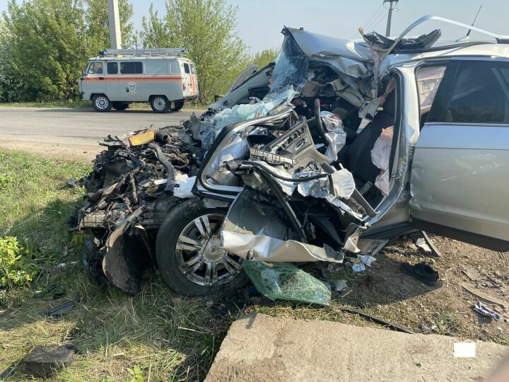 В Республике Татарстан Cadillac попал под «КАМАЗ», есть погибший