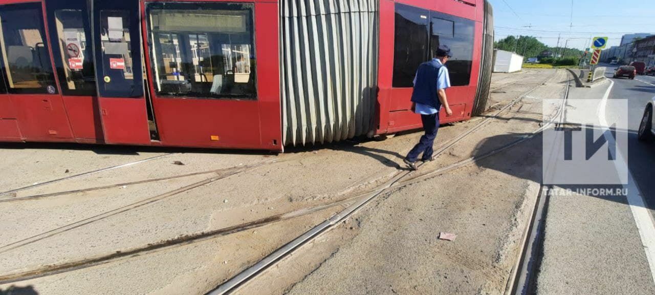 Стали известны подробности столкновения двух трамваев в Казани