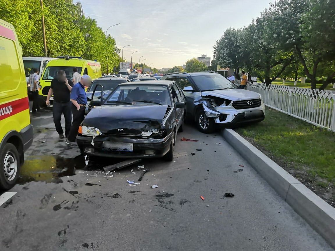 В&nbsp;Челнах в&nbsp;массовой аварии пострадали двое взрослых и&nbsp;ребенок