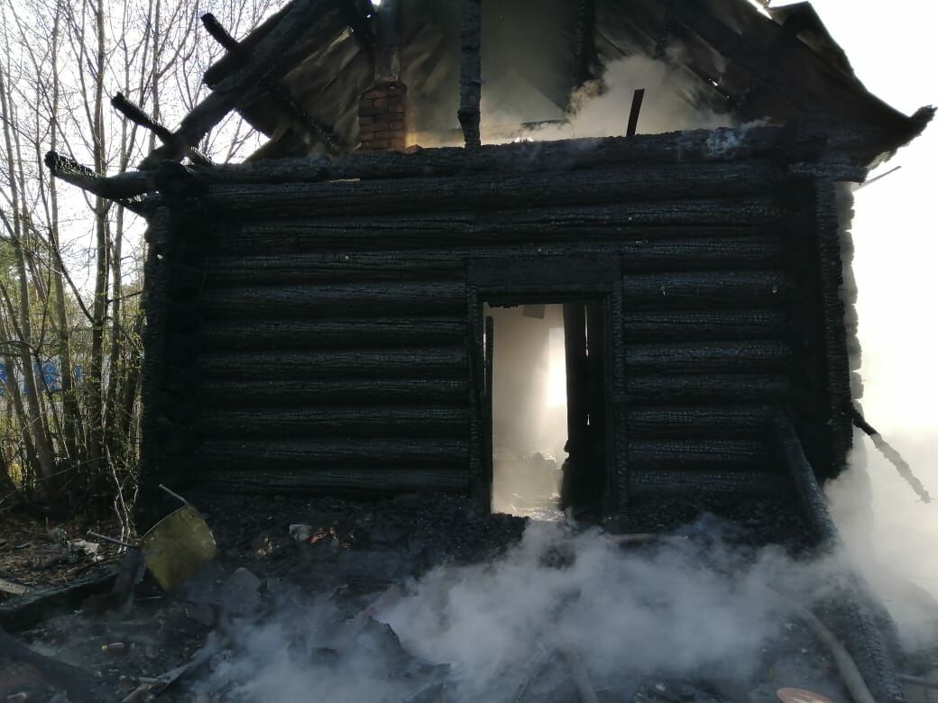 В Татарстане из-за непотушенной сигареты при пожаре в доме погиб мужчина