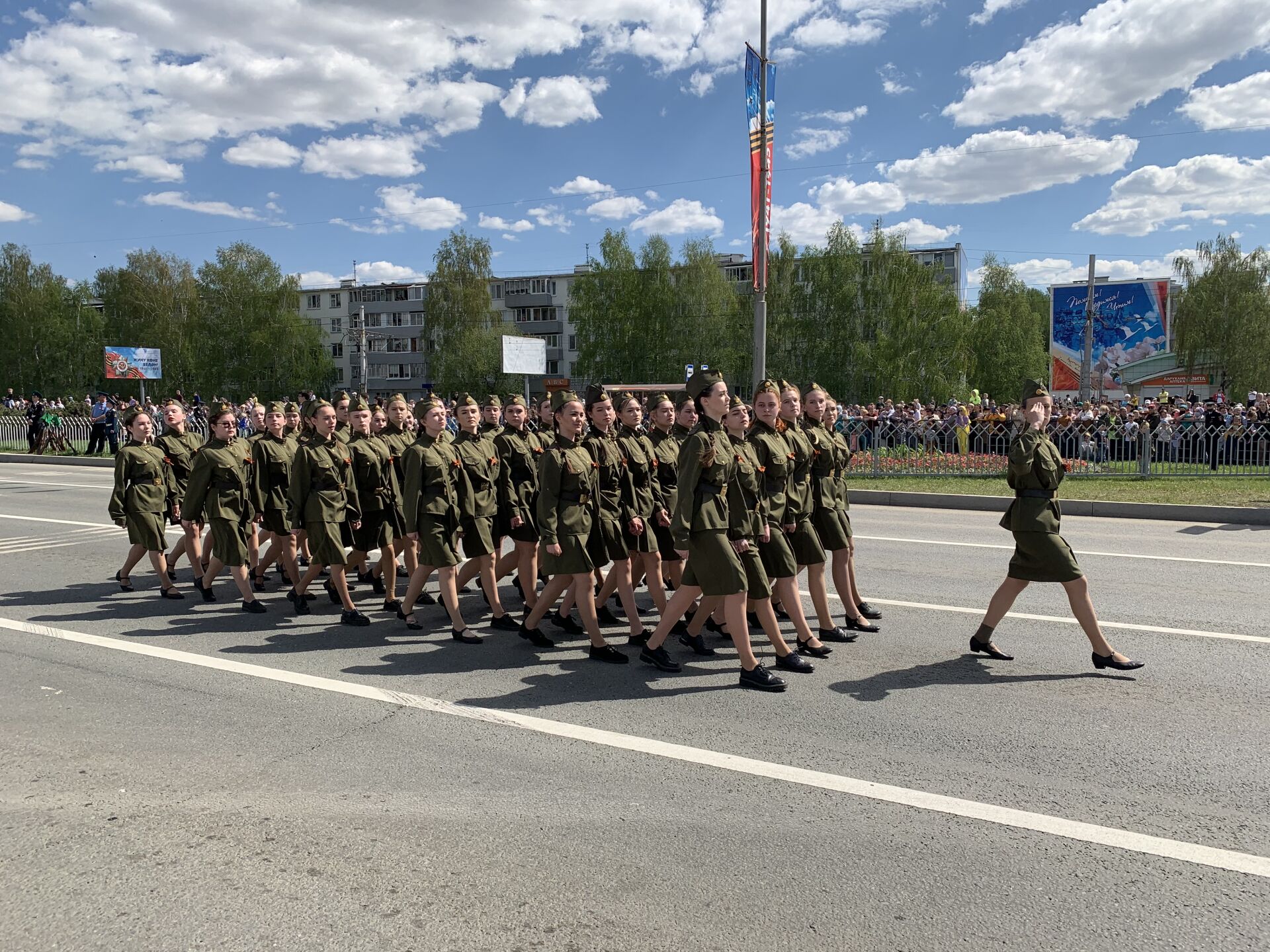 В&nbsp;Челнах состоялся парад Победы