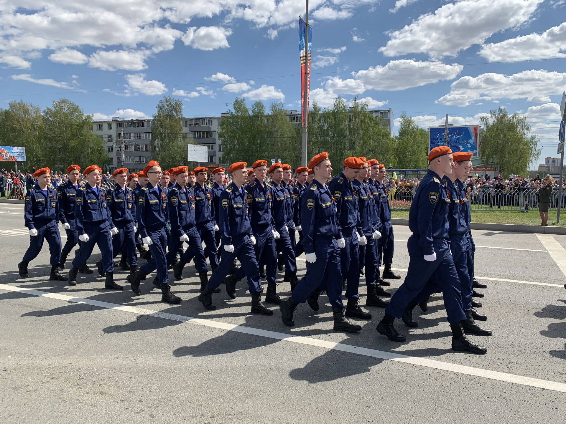 В&nbsp;Челнах состоялся парад Победы