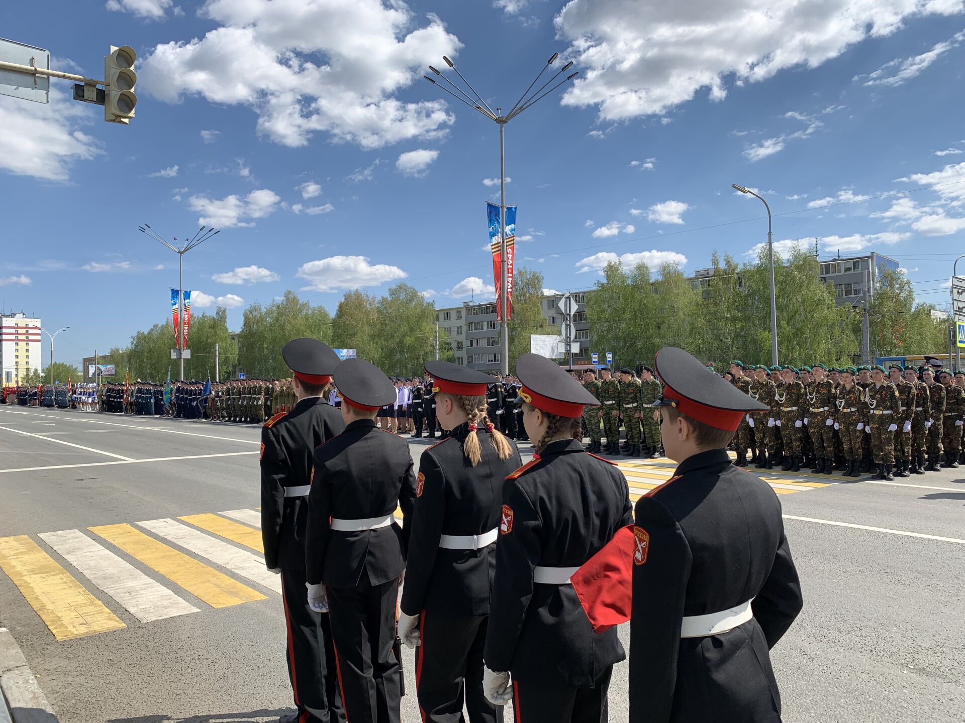 В&nbsp;Челнах состоялся парад Победы