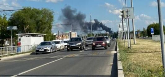 В Челнах горят пластиковые отходы производства в районе Промзоны