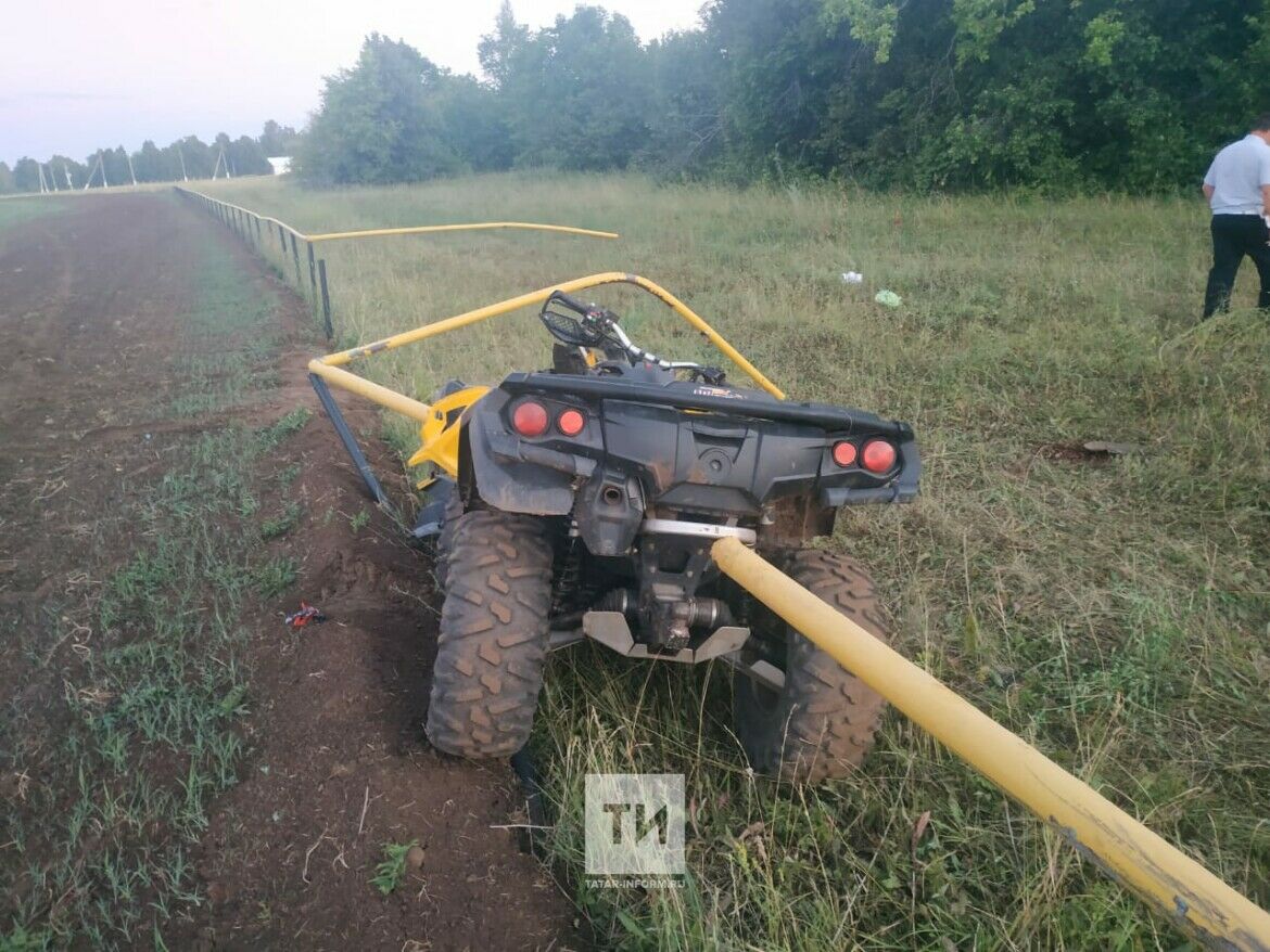 Под Челнами водитель на квадроцикле погиб, влетев в металлическое ограждение