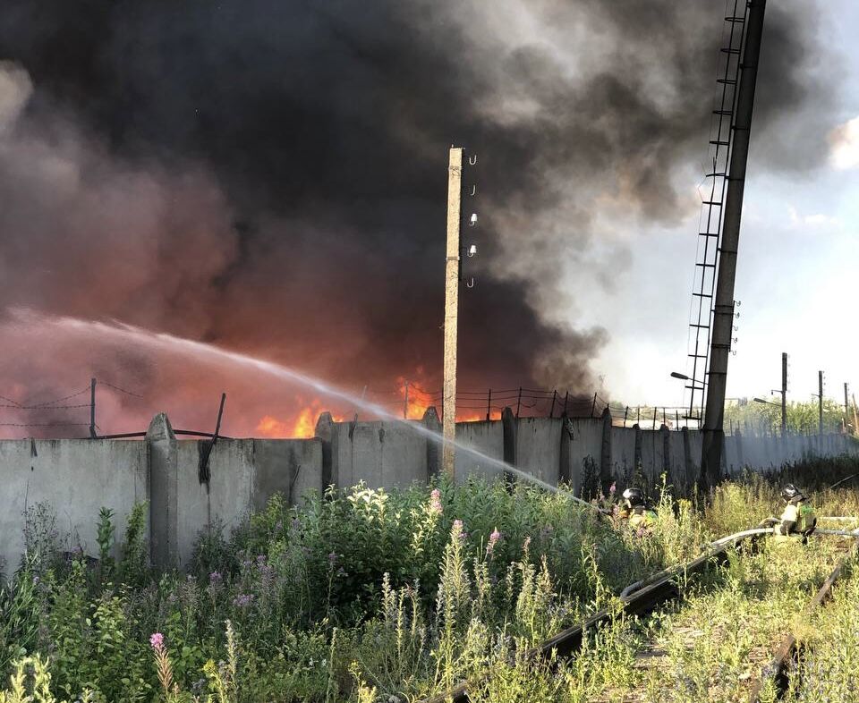 В&nbsp;Челнах открытое горение пластика в&nbsp;промзоне ликвидировали