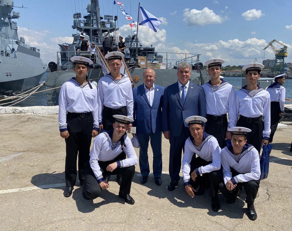 Магдеев провел встречу с моряками Черноморского флота из РТ