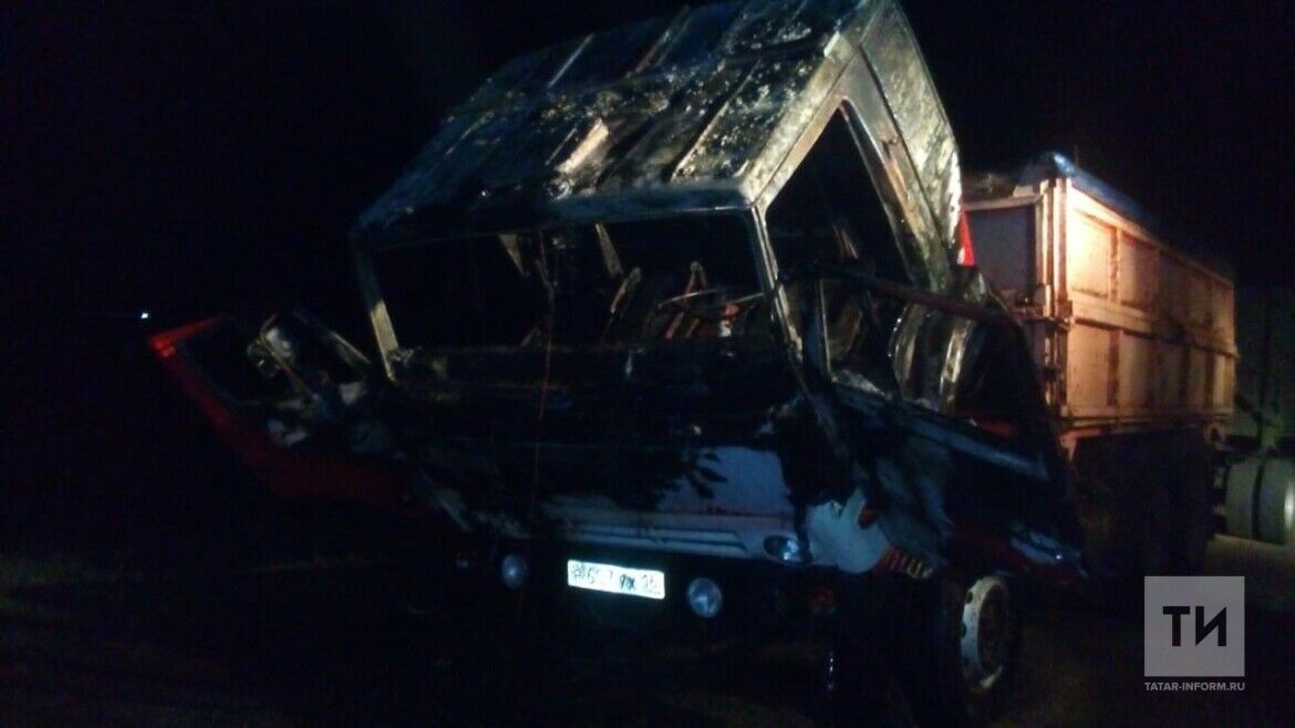 В Татарстане на автодороге сгорел грузовой автомобиль