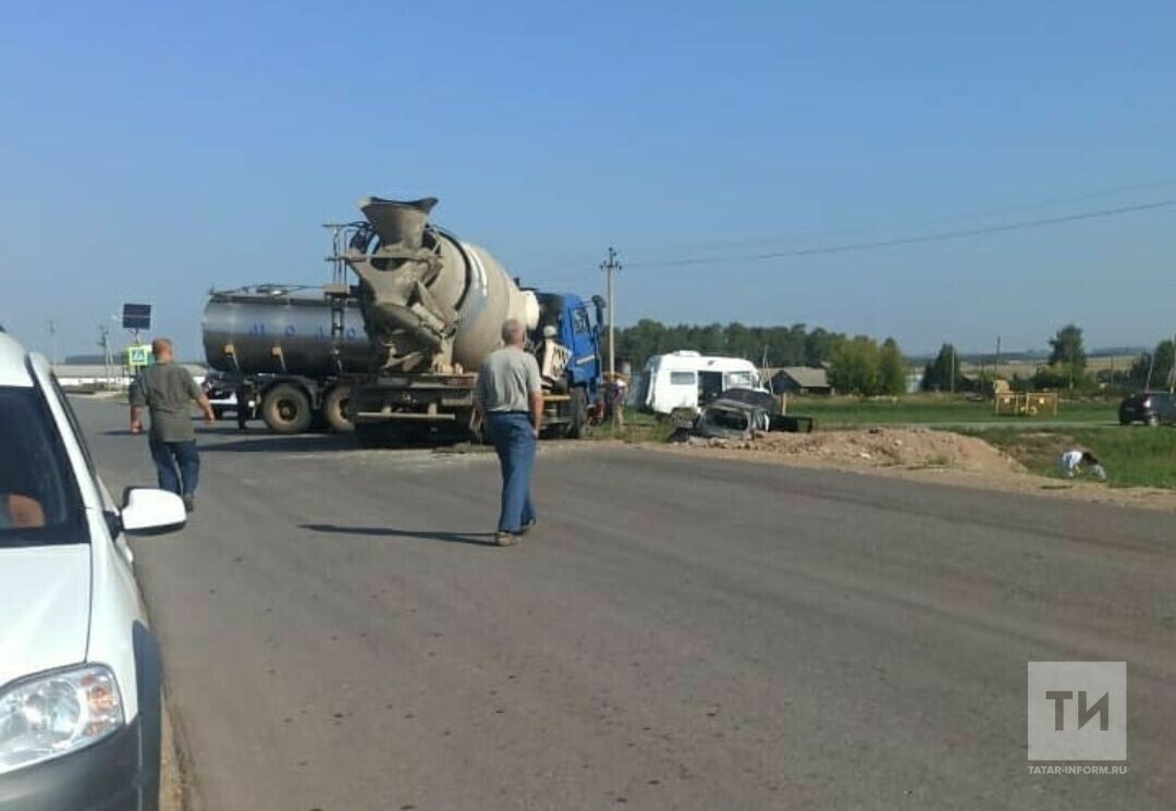 В Татарстане произошло ДТП, где пострадали четверо взрослых и двое детей