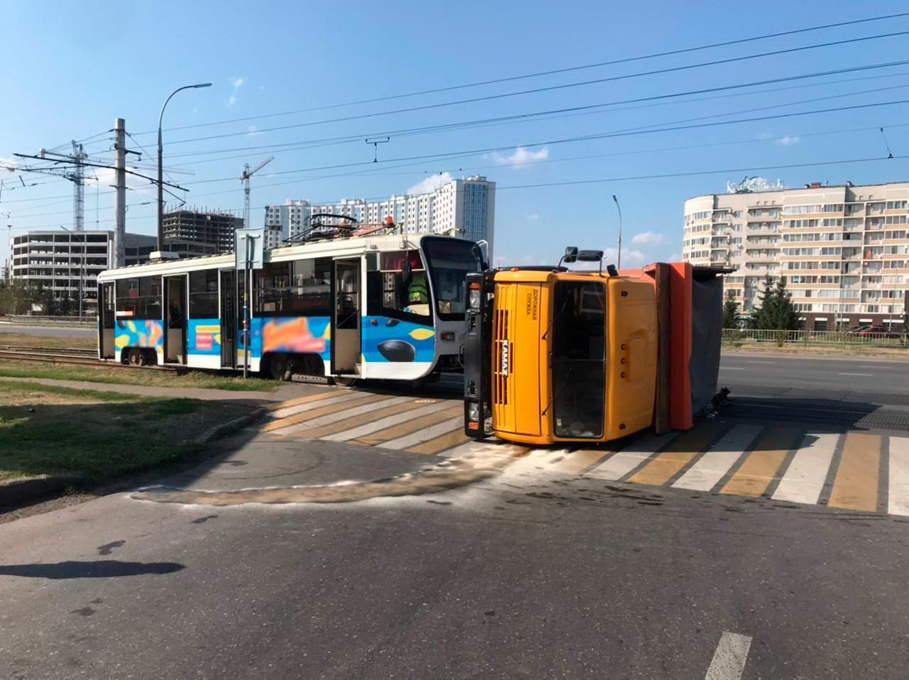 В Челнах стал известен предварительный виновник аварии с участием КАМАЗа и трамвая