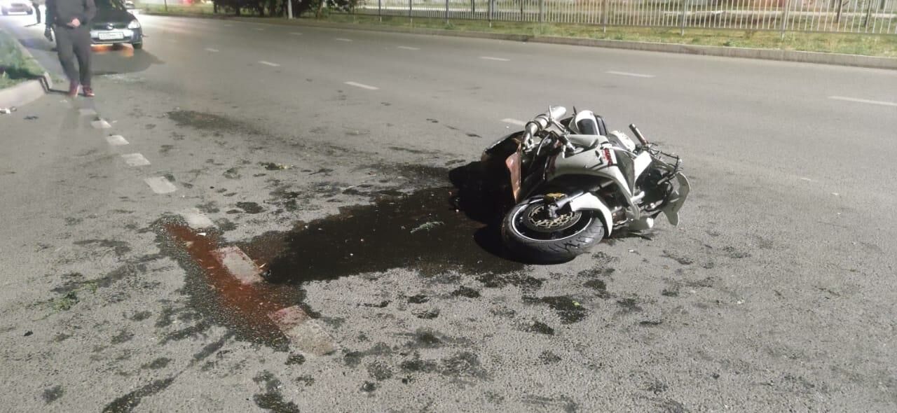 В Челнах произошло ДТП, где столкнулись Skoda и мотоцикл Honda
