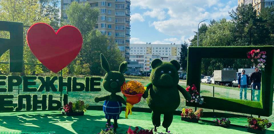 В Челнах композиции с фестиваля цветов перенесены на Площадь Азатлык