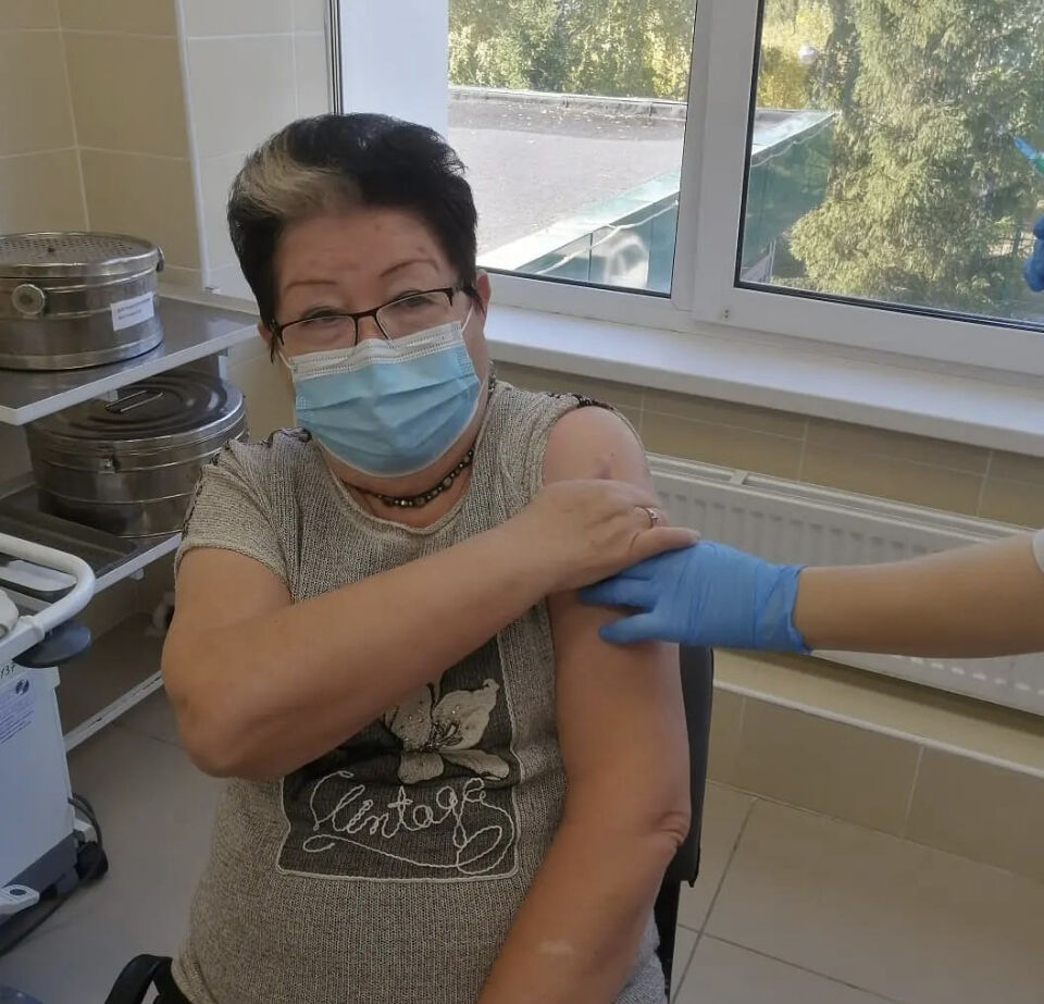 В Челнах Гульзада Рзаева сделала прививку от&nbsp;COVID-19
