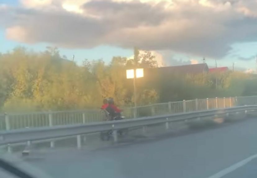Челнинские лихачи продолжают ездить на мотоциклах и пугать пешеходов