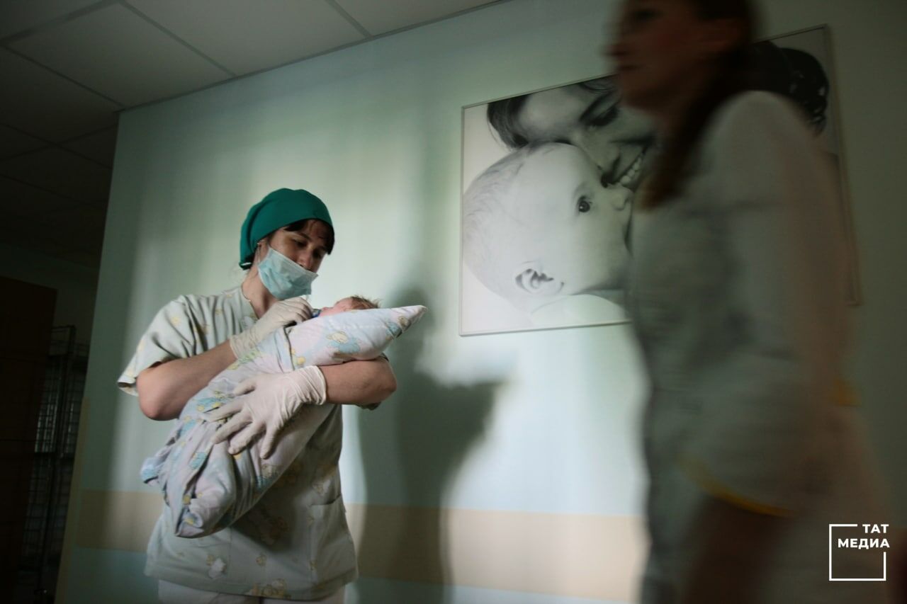 В Татарстане первый ребенок 2022 года родился в семье врачей