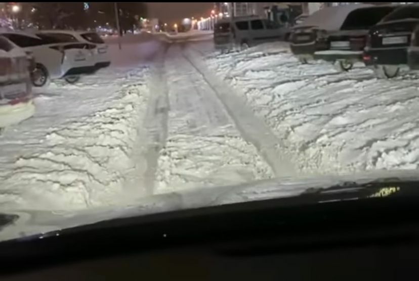Челнинцы продолжают жаловаться на неубранный снег на дорогах