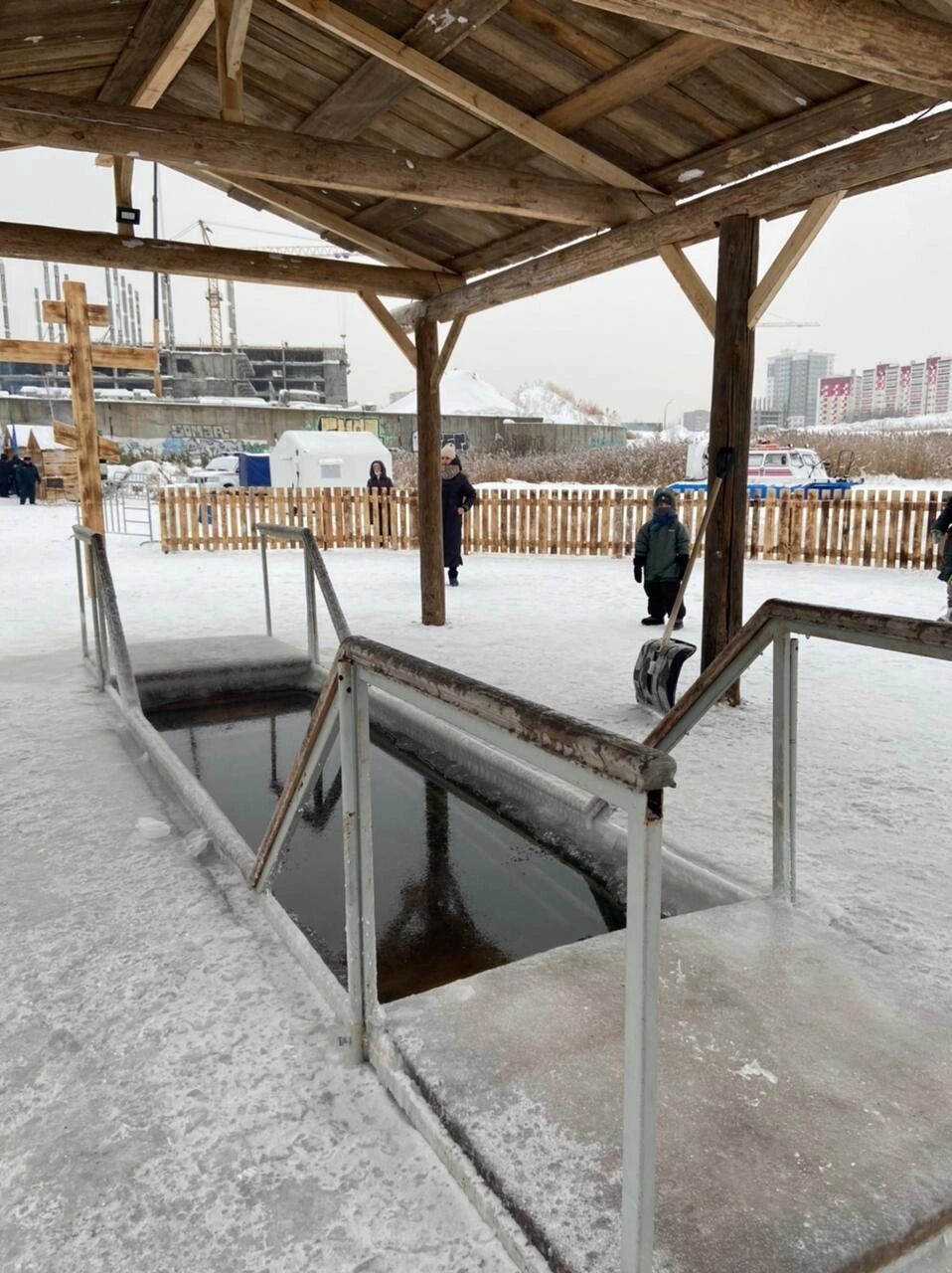 Главный санврач Челнов Ильгизяр Бариев просит соблюдать социальную дистанцию у&nbsp;крещенских купелей