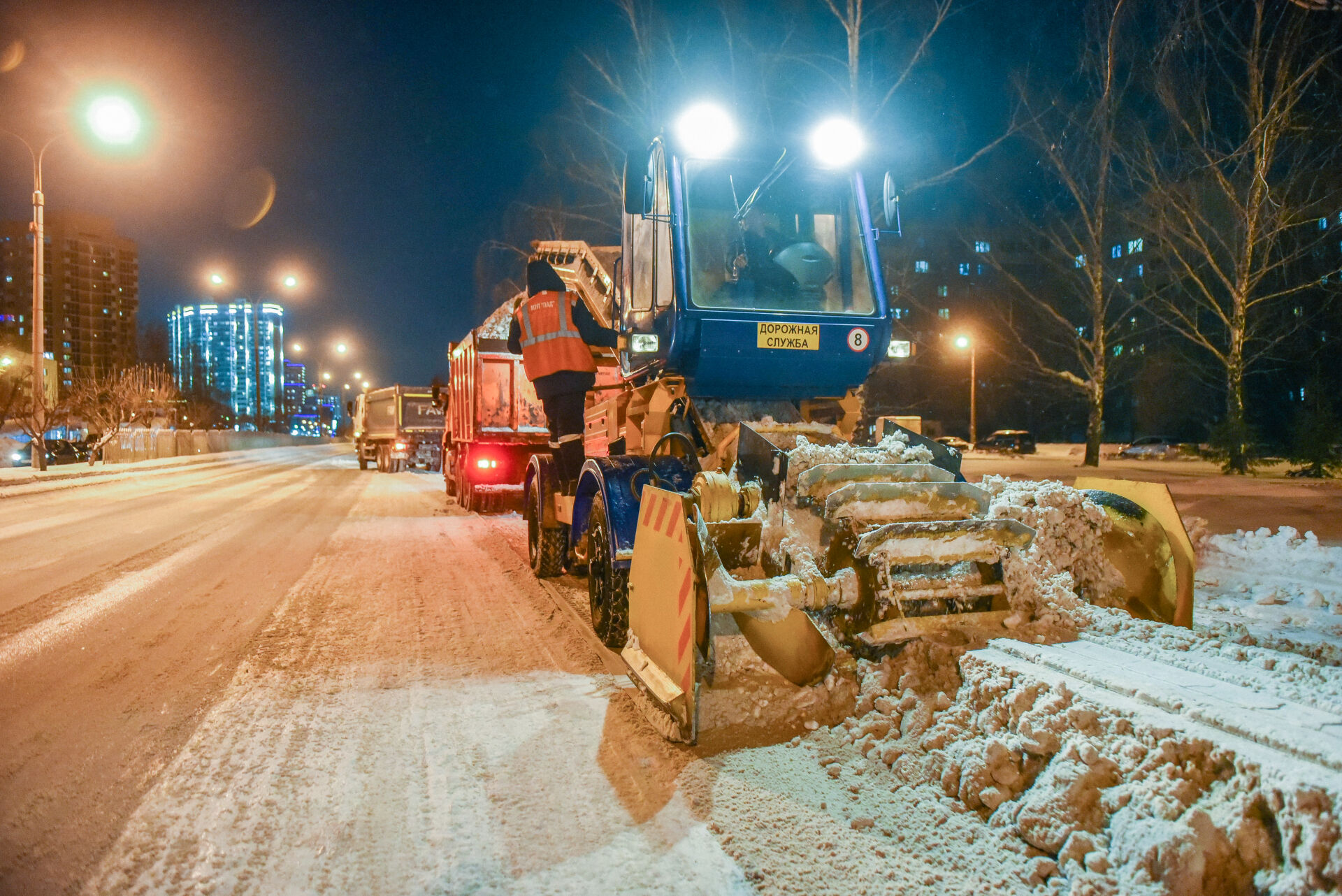 В Челнах на уборку улиц от снега ночью вышло 86 единиц техники