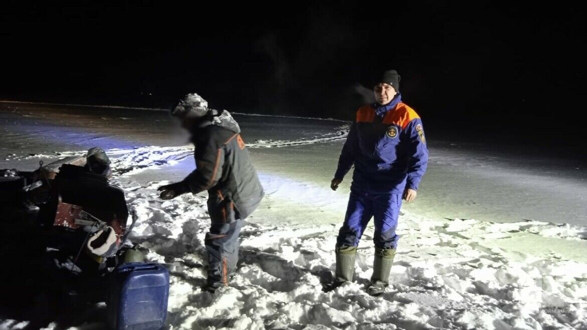 В Татарстане спасли рыбака, замерзавшего на льду Волги