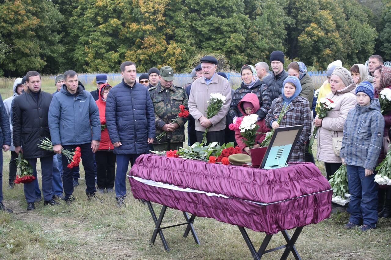 Сколько погибло за время спецоперации. Могилы погибших на Украине.
