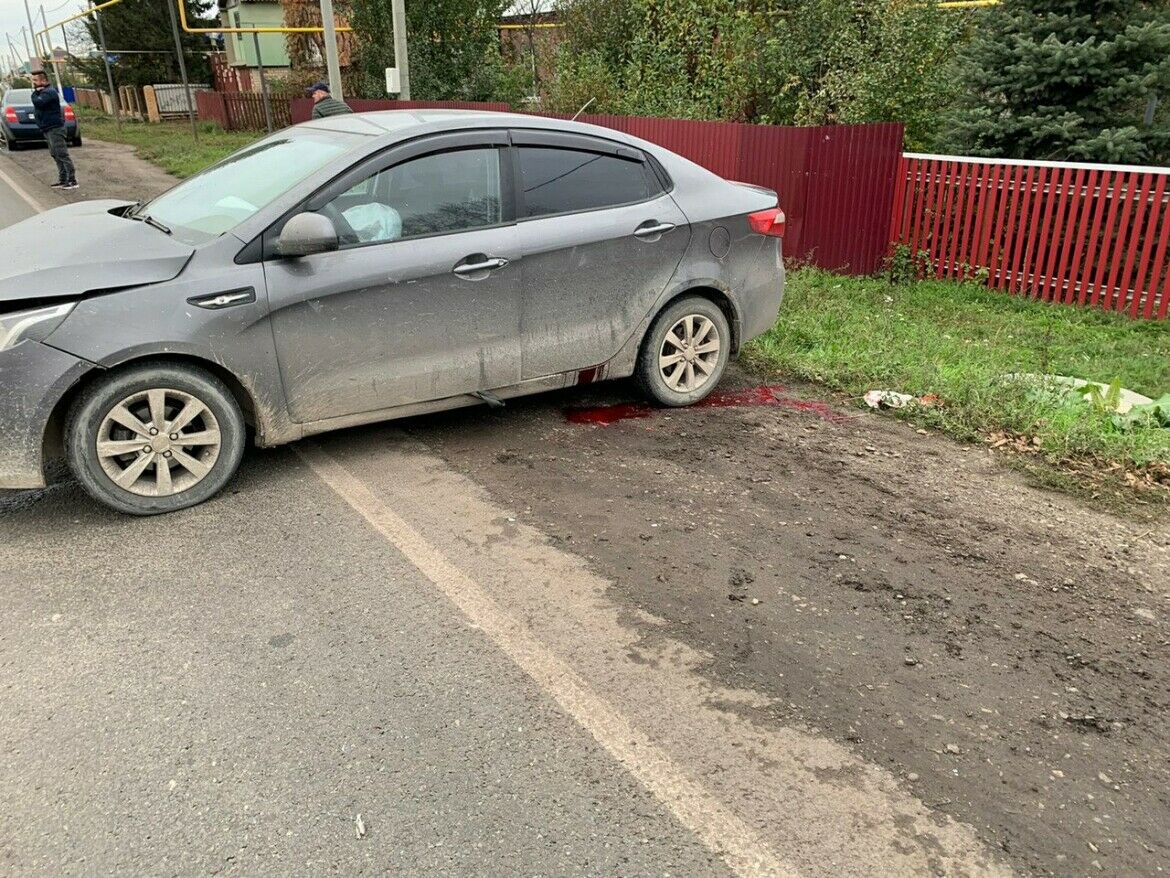 В Татарстане 23-летний водитель уснул за рулем легковушки и влетел в «КАМАЗ», один пассажир скончался
