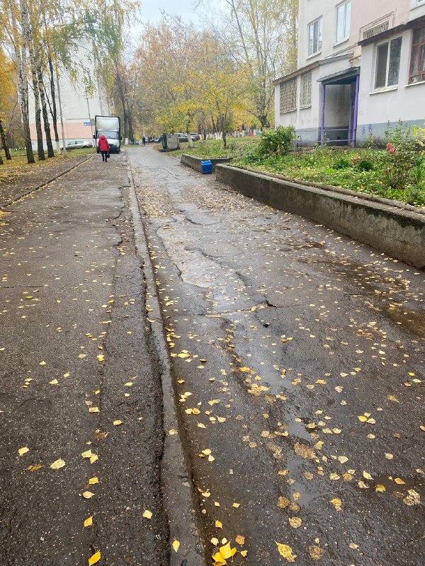 В&nbsp;Челнах жители поселка ГЭС жалуются на&nbsp;ямы и ухабы во&nbsp;дворах