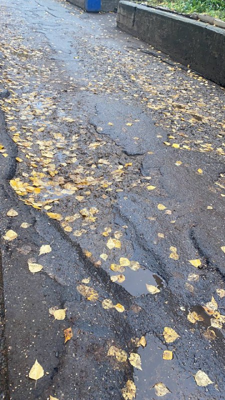 В&nbsp;Челнах жители поселка ГЭС жалуются на&nbsp;ямы и ухабы во&nbsp;дворах