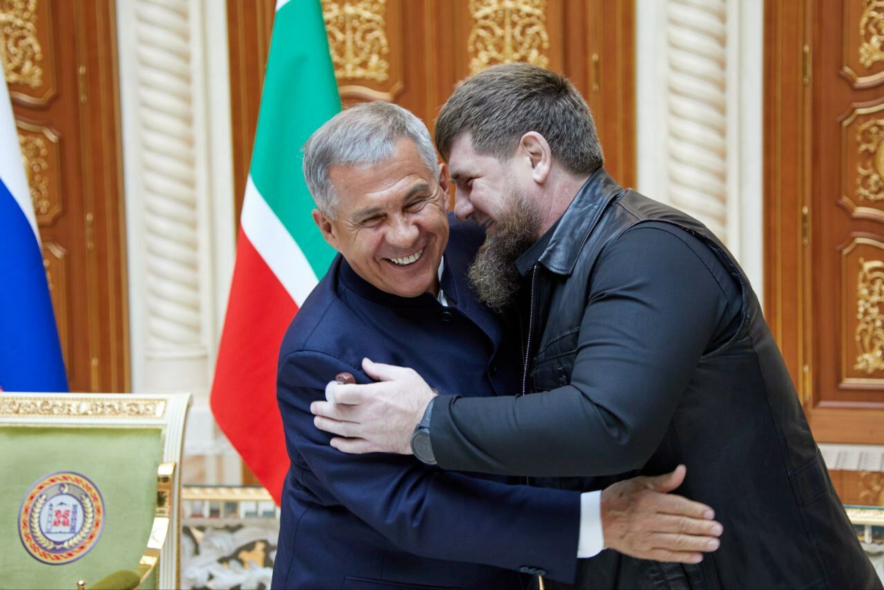 Президент Татарстана поздравил Кадырова с днем рождения на чеченском