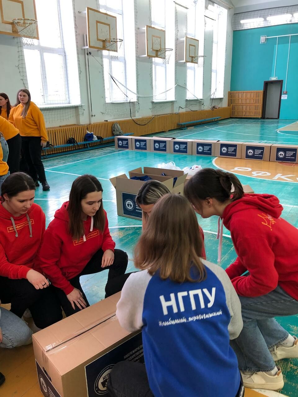 В&nbsp;НГПУ Челнов собрали подарки для детей из&nbsp;Лисичанска