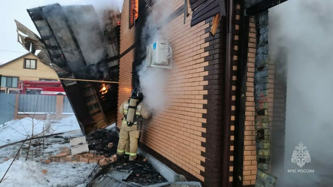 В Татарстане взорвался частный дом, хозяин в реанимации