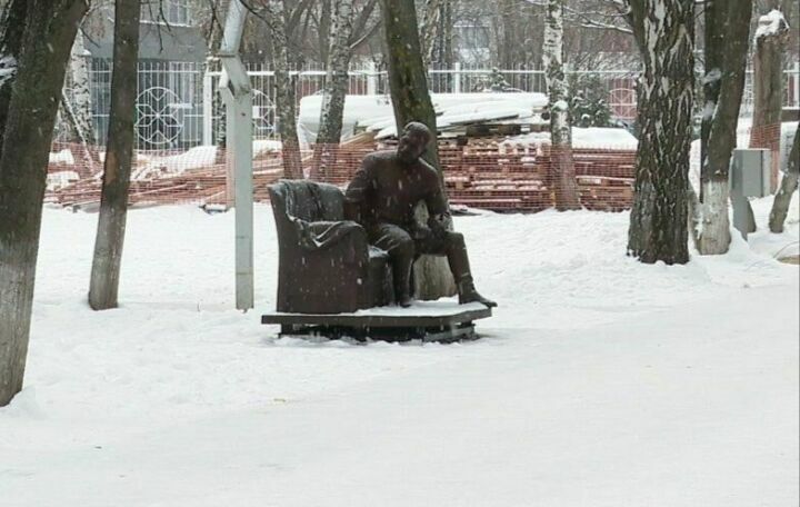 Глава Минобрнауки РТ&nbsp;прокомментировал установку памятника Сталина у&nbsp;школы в&nbsp;Челнах