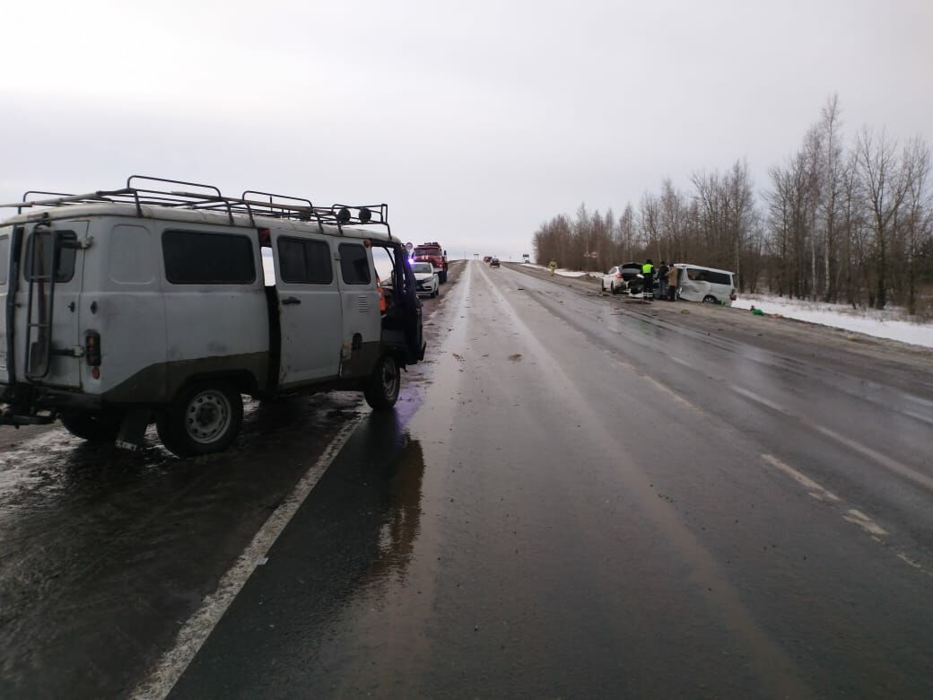 На трассе в Татарстане при ДТП трое получили травмы и один человек погиб