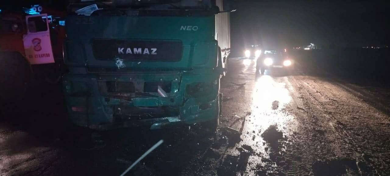 В Татарстане на трассе произошло ДТП с участием «КАМАЗа», один водитель погиб